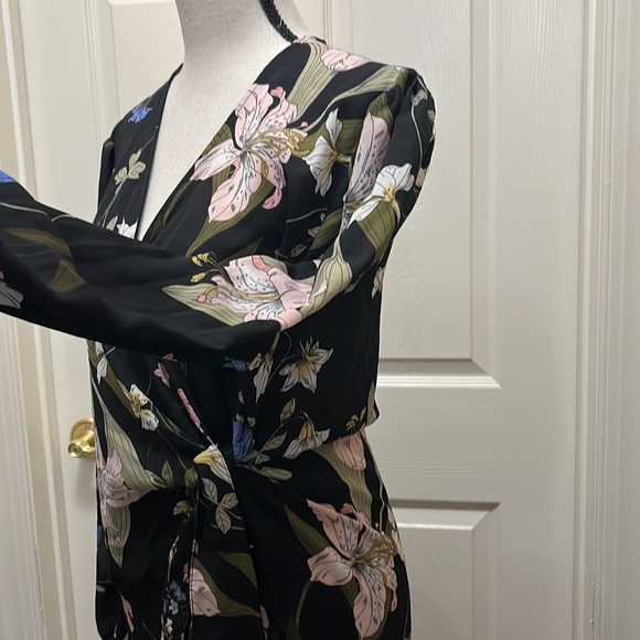 Midi wrap dress flowy with ruffled tulip hem. Night out. Belted on side - Picture 5 of 8